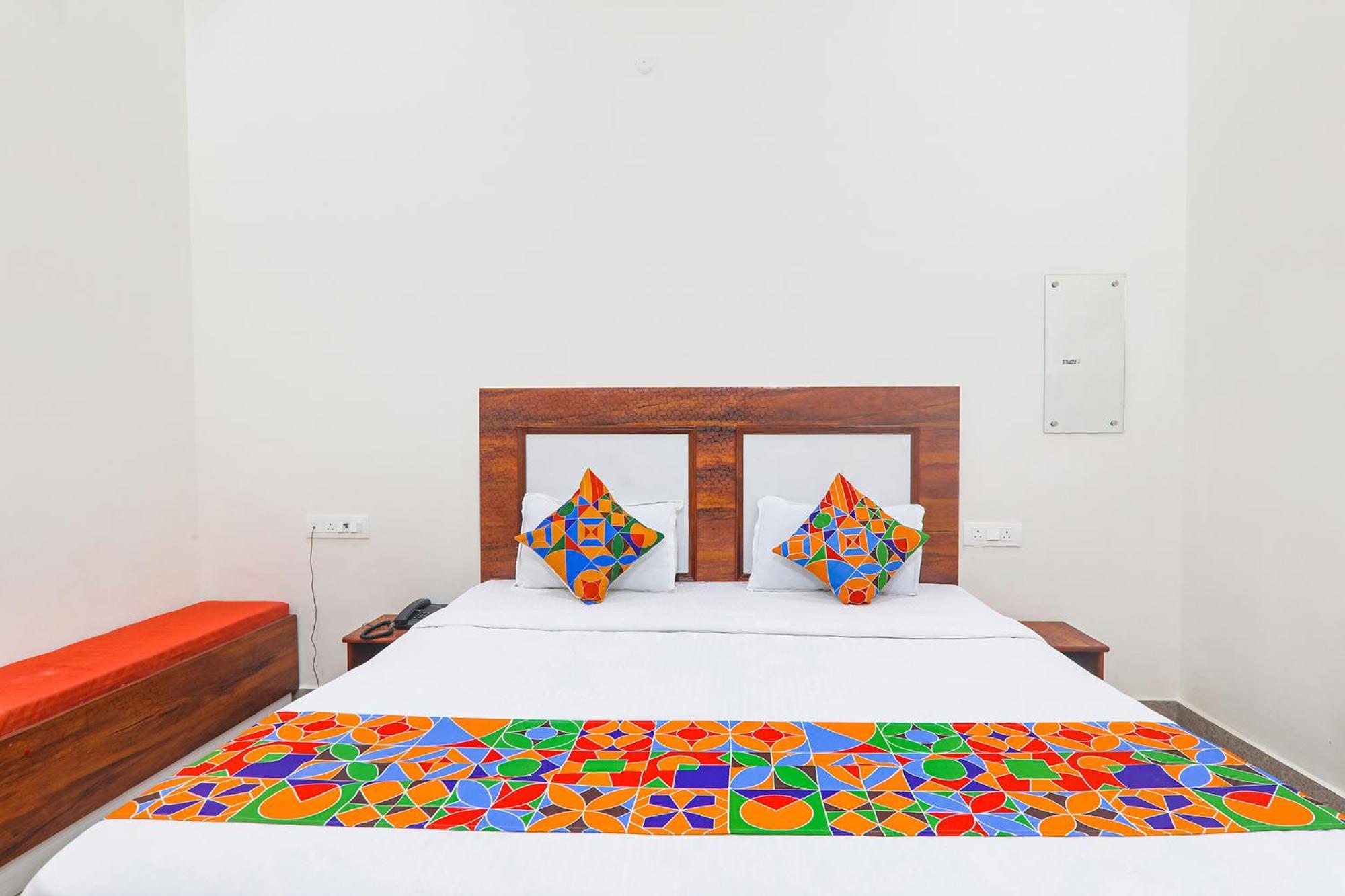 Fabhotel Shree Venkatesh Nileyam Ayodhya ภายนอก รูปภาพ