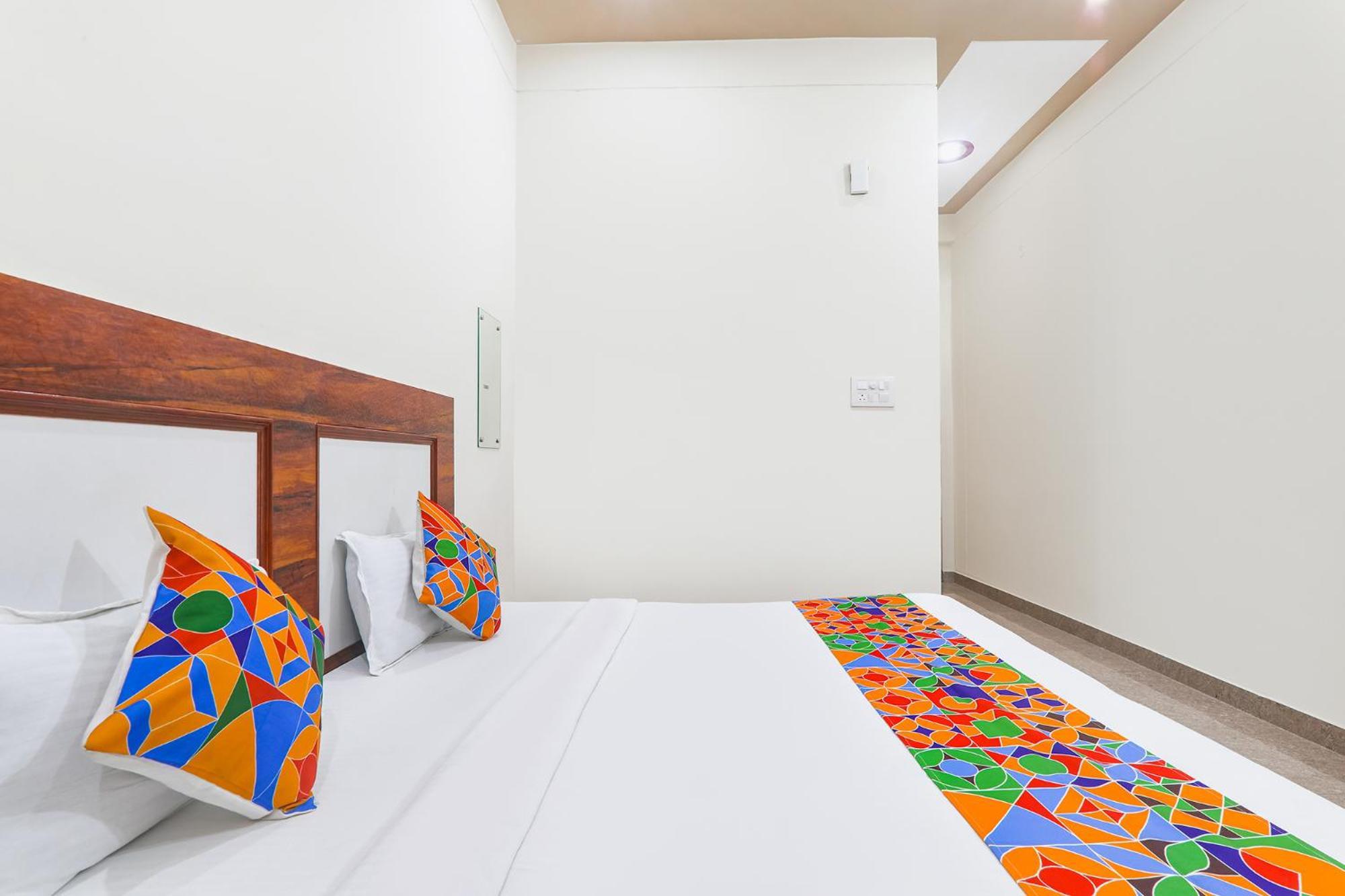 Fabhotel Shree Venkatesh Nileyam Ayodhya ภายนอก รูปภาพ
