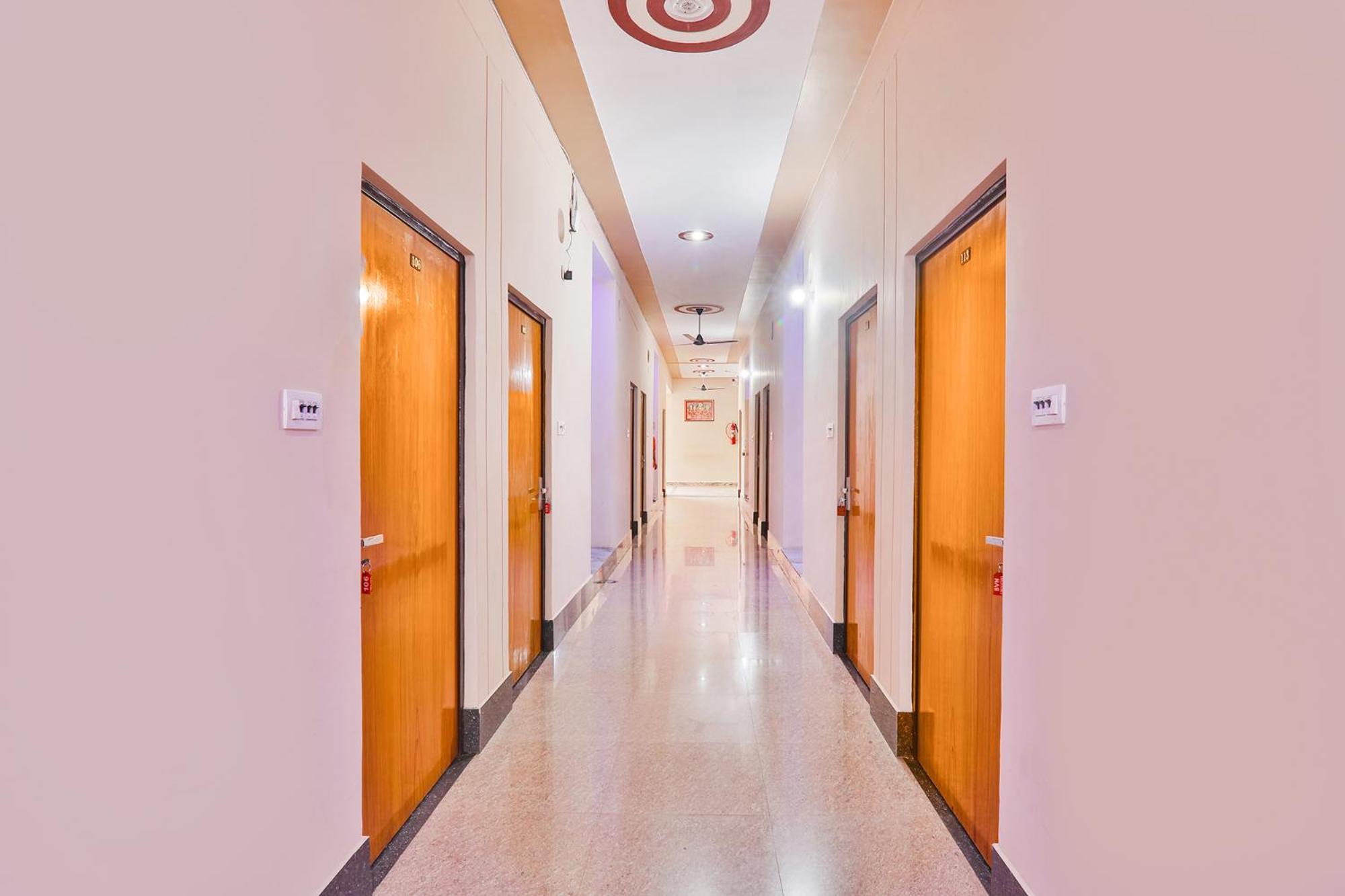 Fabhotel Shree Venkatesh Nileyam Ayodhya ภายนอก รูปภาพ