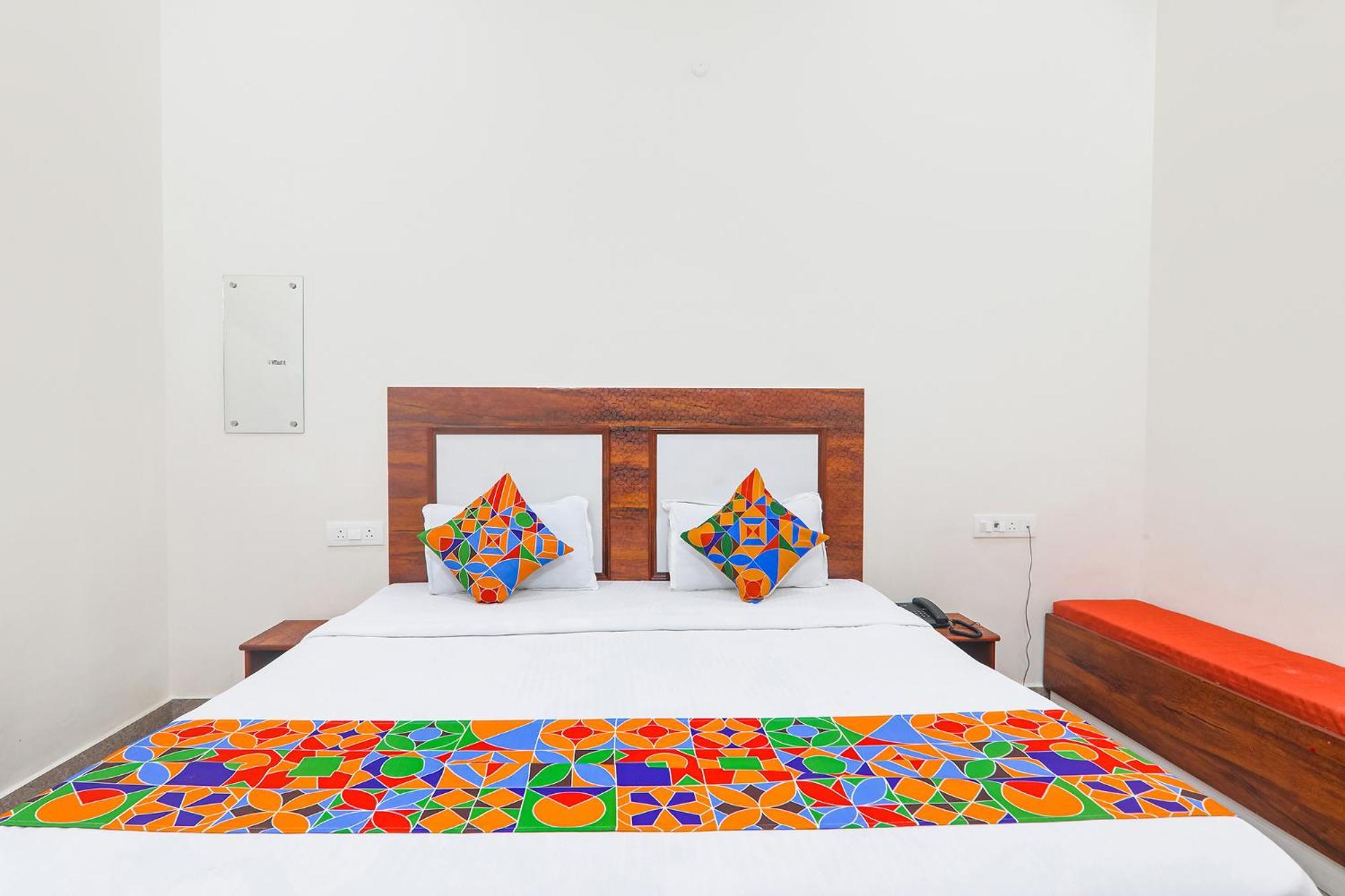 Fabhotel Shree Venkatesh Nileyam Ayodhya ภายนอก รูปภาพ